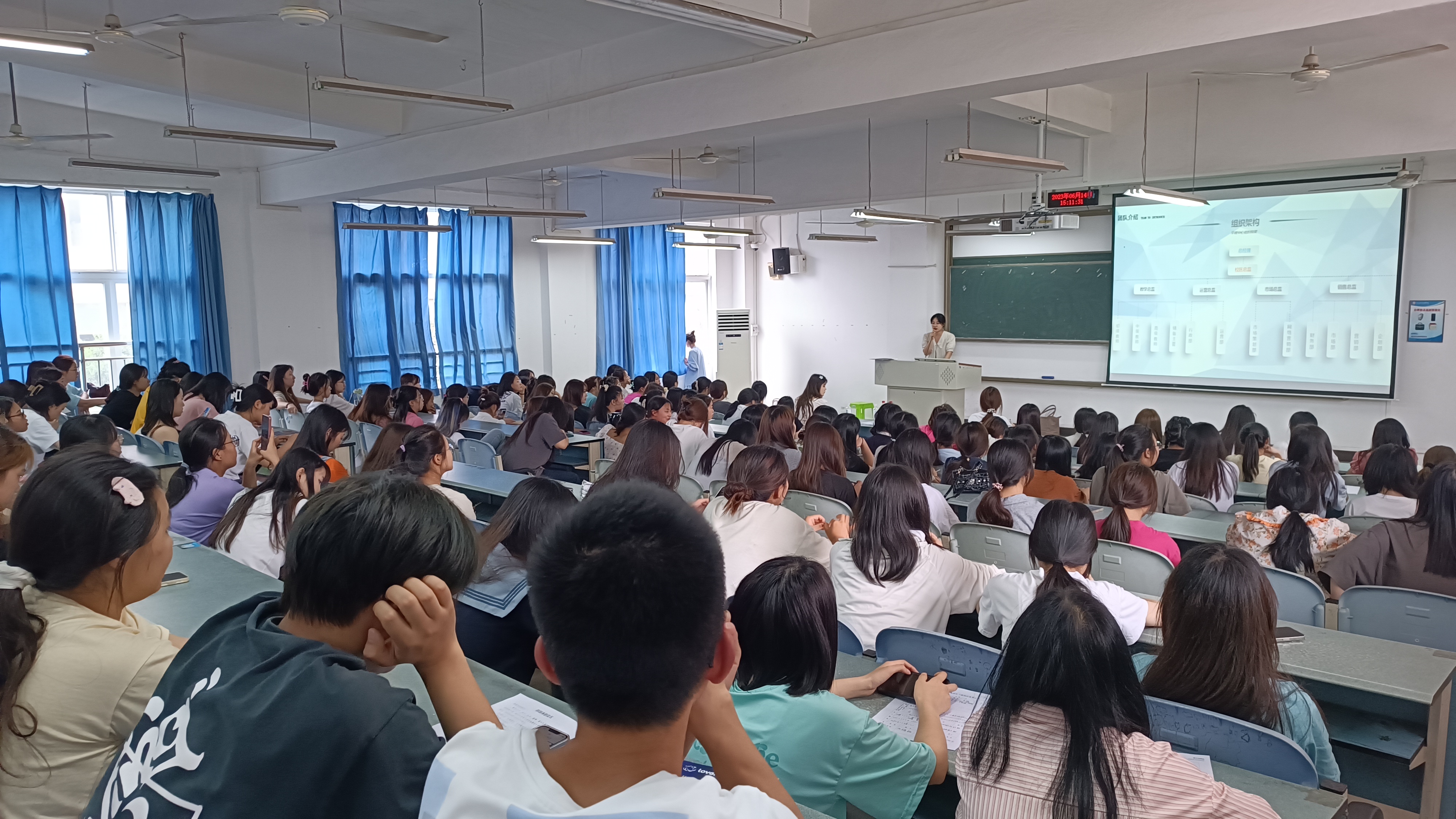 文旅康养学院邀请企业举办专场招聘会.jpg 文旅康养学院邀请企业举办专场招聘会.jpg