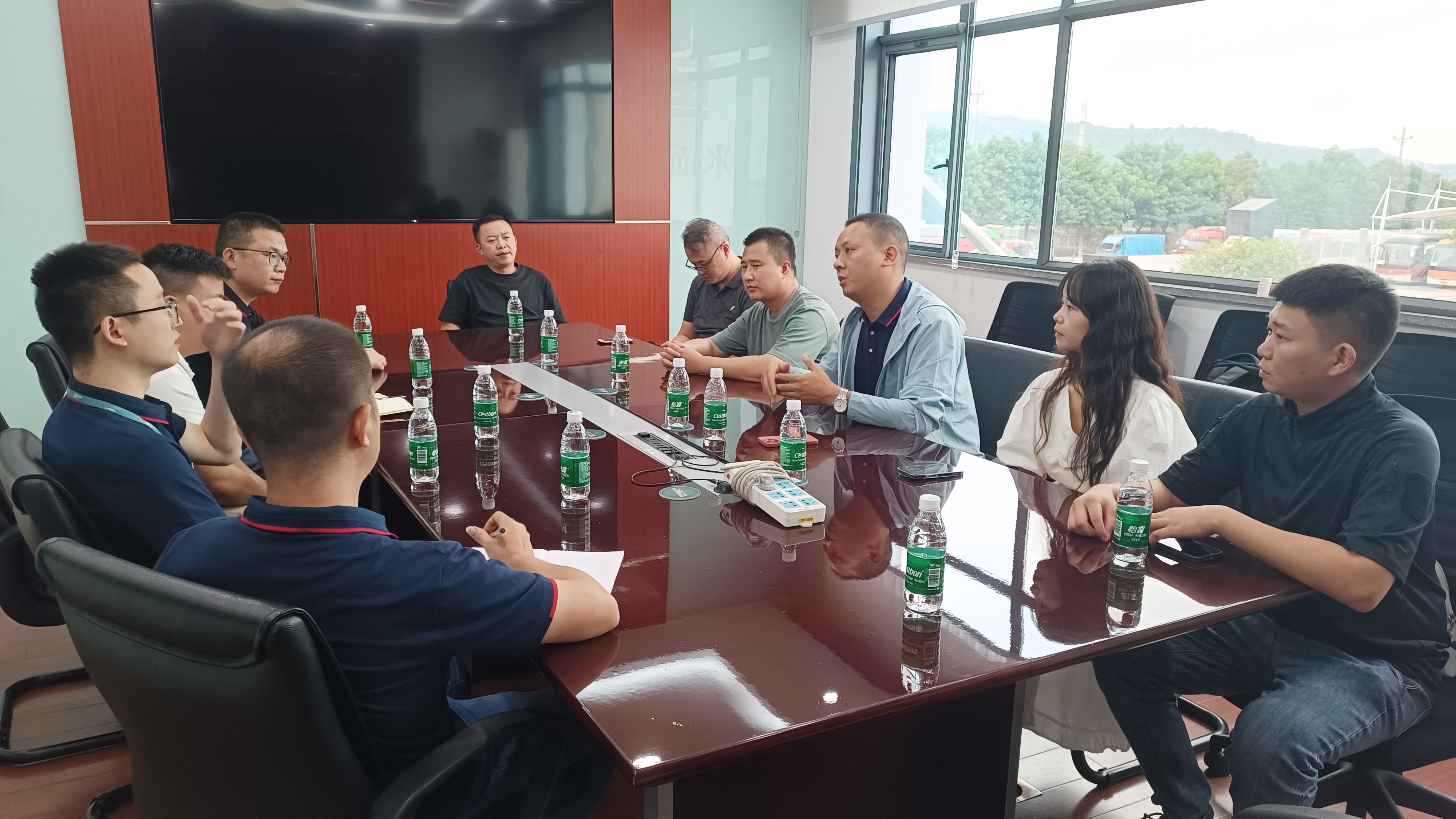 文旅康养学院与金龙鱼粮油食品有限公司开展洽谈.jpg 文旅康养学院与金龙鱼粮油食品有限公司开展洽谈.jpg