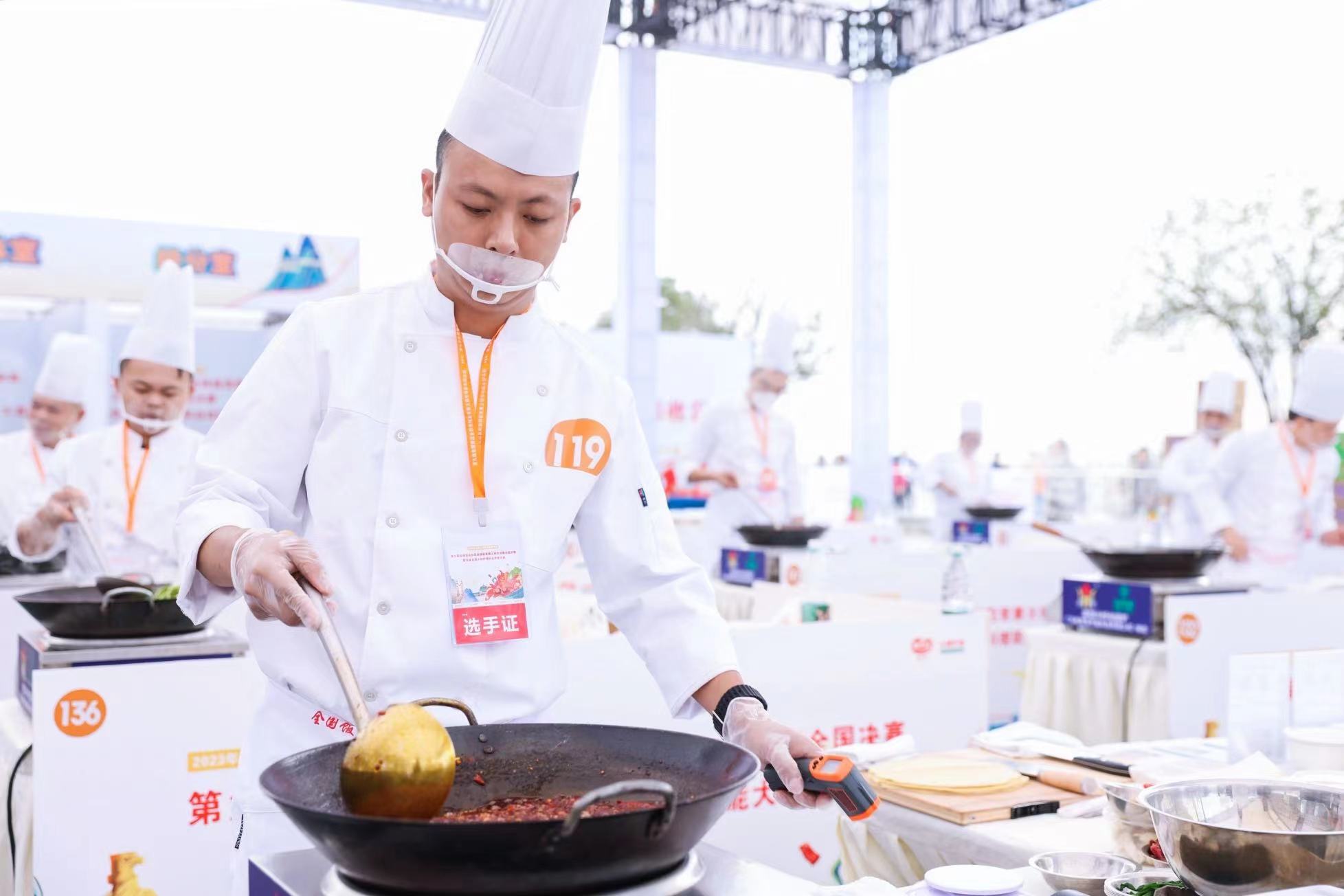 陈波参加火锅比赛.jpg 陈波参加火锅比赛.jpg