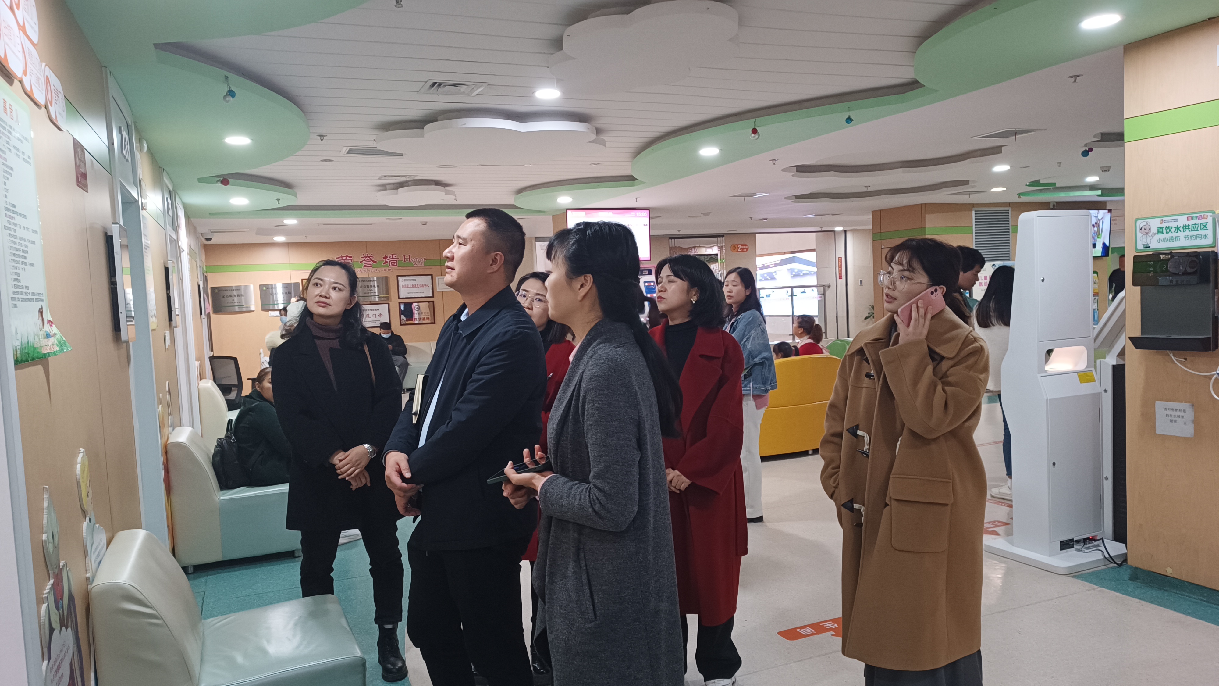 文旅康养学院组织教师走访永川儿童医院.jpg 文旅康养学院组织教师走访永川儿童医院.jpg