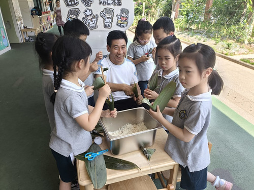 0527陈波大师工作室赴永川区红旗小学开展全民营养周暨“5·20”全国学生营养日系列宣教活动1.jpg